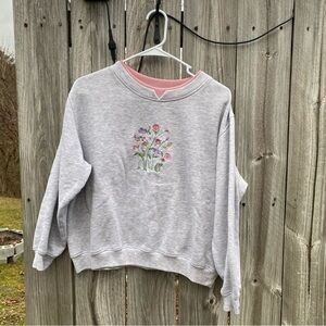Vintage PL Women’s Grey Embroidered Floral Sweatshirt Grandma Cottagecore